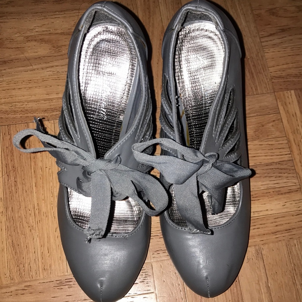 Anne Michelle gray heels 👠 - Picture 2 of 3